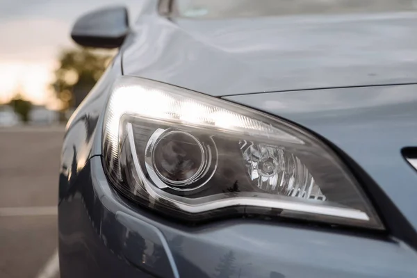 Close View Front Headlight Grey Car — Stock Photo, Image