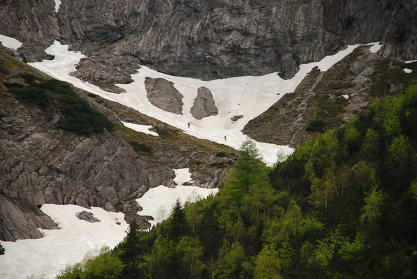 Malerischer Blick Auf Schneebedeckte Felsige Berghänge — Stockfoto