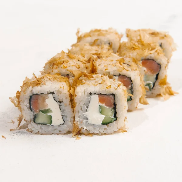 Tradizionale Giapponese Sushi Rotoli Sfondo Pietra Bianca — Foto Stock