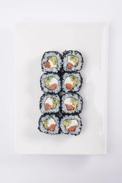 Japonské Sushi Rohlíky Bílé Plotně Asijské Tradiční Sushi Set — Stock fotografie