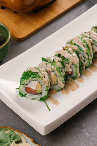 Rolos Sushi Japonês Conjunto Sushi Tradicional Asiático — Fotografia de Stock