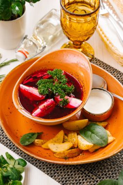 Pancar ve yumurta adet ev yapımı soğuk çorba 