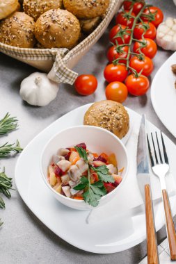 lezzetli ev yapımı salata görünümünü kapat