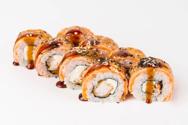 传统日本寿司卷白色背景 — 图库照片