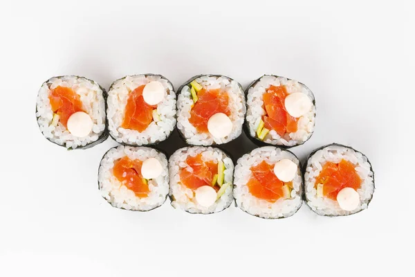 Tradycyjne Japońskie Sushi Rolls Białym Tle — Zdjęcie stockowe