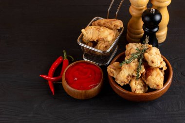 Sos ile kızarmış Nuggets 