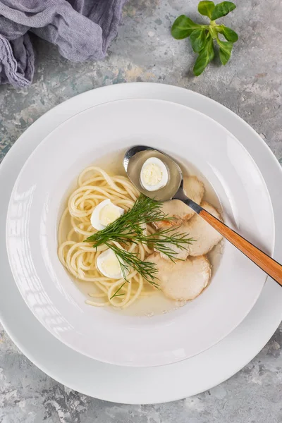 Sopa Frango Com Ovo Espaguete — Fotografia de Stock