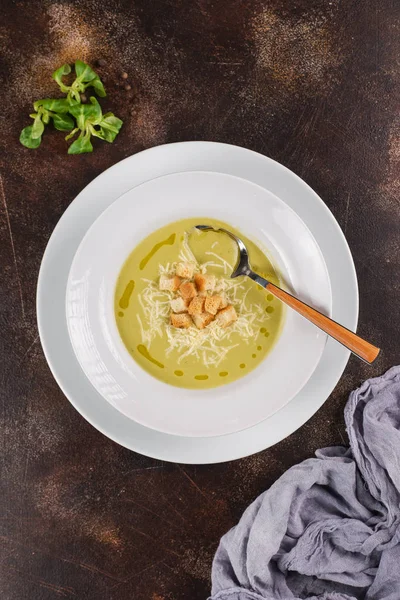 Sopa Fresca Servida Prato Branco — Fotografia de Stock
