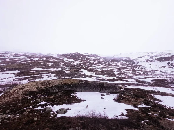 Besneeuwde Mistige Landschap Van Bergen Gebied Buurt Van Flam Noorwegen — Stockfoto