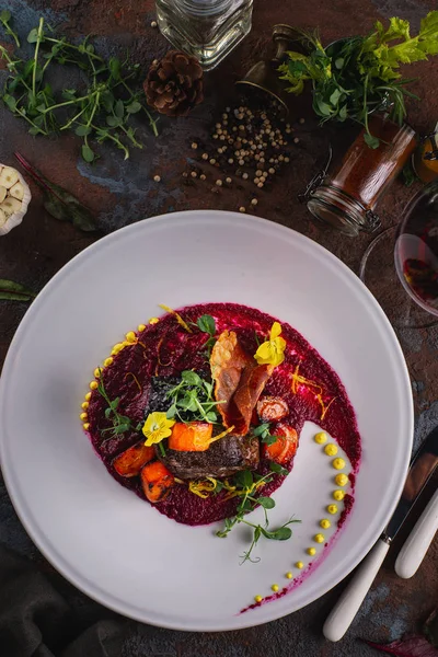 Fried Duck Breast Vegetables Beetroot Puree Served White Plate — Stock Photo, Image