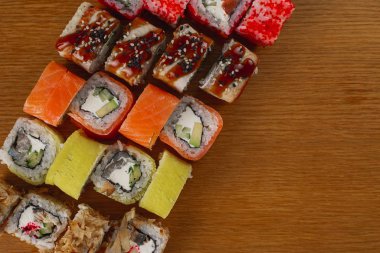 lezzetli suşi seti, geleneksel Asya yemekleri