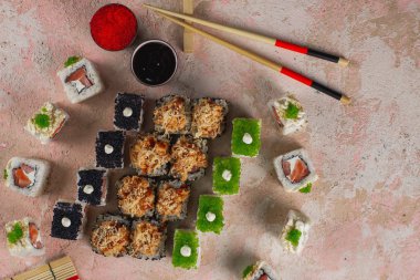 lezzetli suşi seti, geleneksel Asya yemekleri