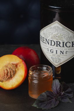 kavanoz ve tarçın lezzetli şeftali reçeli