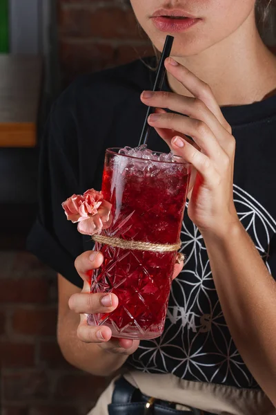 Woman Drinking Cocktail Bar — Stock Photo, Image