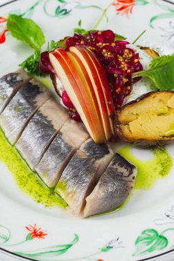 lezzetli tuzlu balık ve sebze, closeup