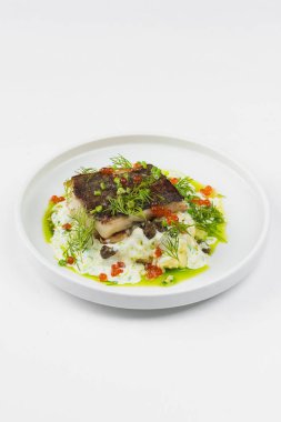 sebze ve havyar ile balık