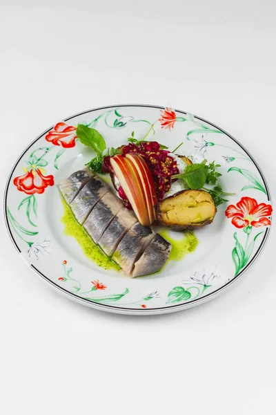 lezzetli tuzlu balık ve sebze, closeup