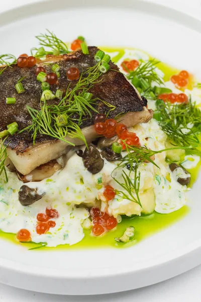 sebze ve havyar ile balık