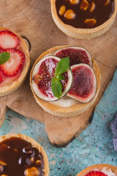 Magdalenas Con Frutas Bayas Frescas — Foto de Stock