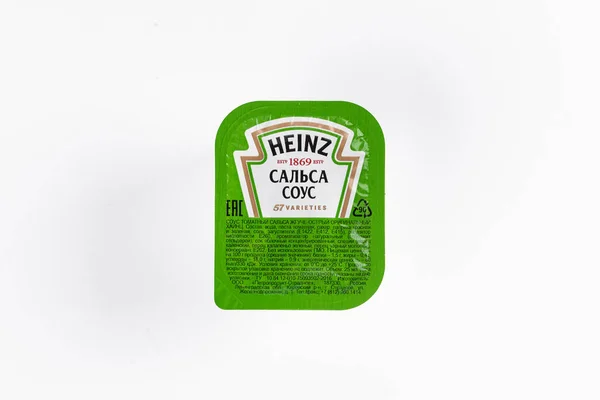 Heinz Salsa Sauce Little Packet White Background — Stock Photo, Image
