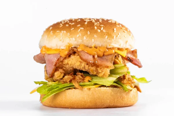 Крупным Планом Вкусного Гамбургера Помидорами Луком — стоковое фото