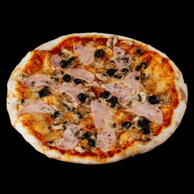 Mantarlı, peynirli ve zeytinli pizza.