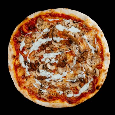 Mantarlı, peynirli ve jambonlu pizza.