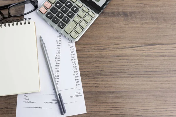 üst görünümde ödeme makbuzu