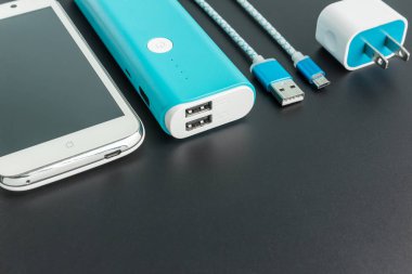 powerbank şarj akıllı telefon fotokopi alanı ile üst görünümü