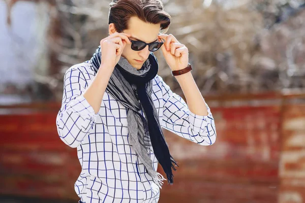 Hombre Negocios Con Estilo Gafas Sol Calle — Foto de Stock