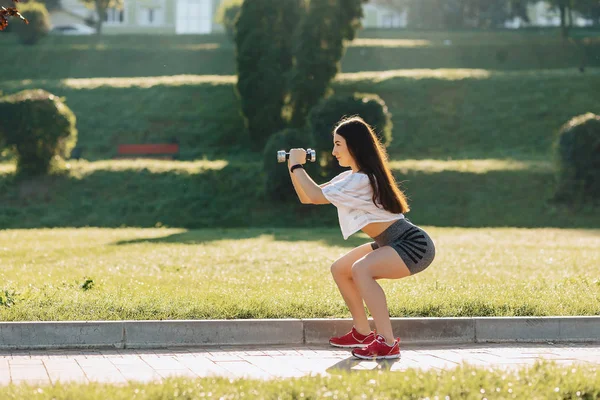 Cozy Fitness Girl Making Exercises Dumbbells Sunset Grass — Stock Photo, Image