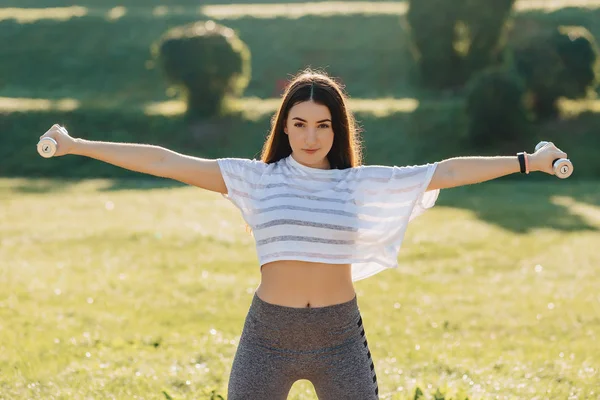 Cozy Fitness Girl Making Exercises Dumbbells Sunset Grass — Stock Photo, Image