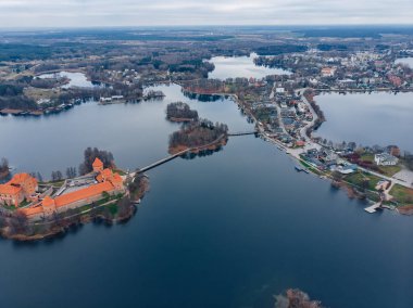Trakai kale hava dron manzaralı, Litvanya