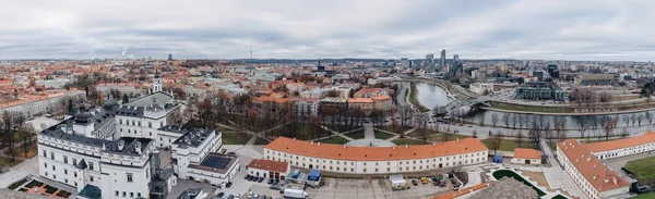 Pałac Wielkich Książąt Litewskich Widok Miasto Antenowe Szeroką Panoramę Wilnie — Zdjęcie stockowe