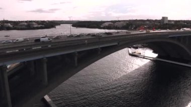 Merkezi Stockholm hava görüntüleri Norrstrm nehri üzerinde Köprü