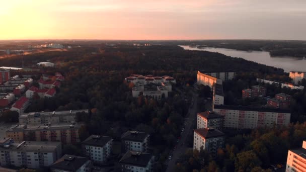 Sonnenaufgang oder Sonnenuntergang über Stockholm, Hasselby — Stockvideo