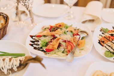 Festival tuzlu büfesi, balık, et, cips, peynir topları ve diğer özel düğün ve diğer etkinlikler kutlamak için