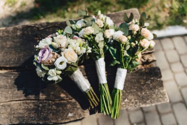 düğün buketi ve düğün dekorasyonu, çiçekler ve düğün çiçek düzenlemeleri