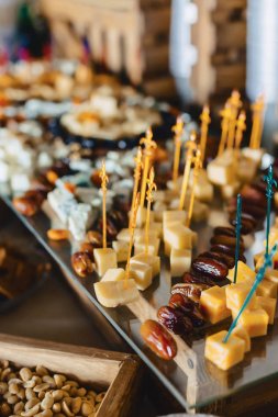 Festival tuzlu büfesi, balık, et, cips, peynir topları ve diğer özel düğün ve diğer etkinlikler kutlamak için