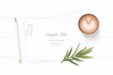 Düz yatıyordu üstten görünüm zarif beyaz kompozisyon kağıt kahve kalem tarhun yaprak ve ahşap arka plan üzerinde silgi.