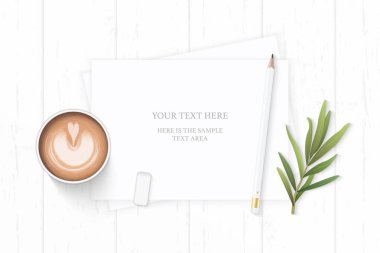 Düz yatıyordu üstten görünüm zarif beyaz kompozisyon kağıt kalem silgi tarhun yaprak ve ahşap zemin üzerine kahve.