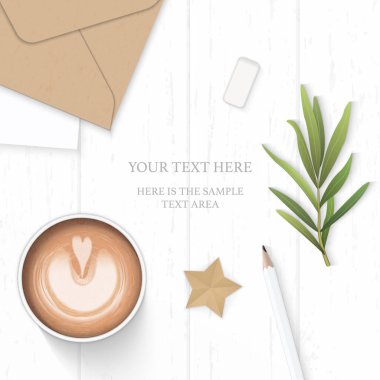 Düz yatıyordu üstten görünüm zarif beyaz kompozisyon kağıt yaprak çam koni kalem silgi kahve tarhun yaprak ve star craft ahşap arka plan üzerinde.