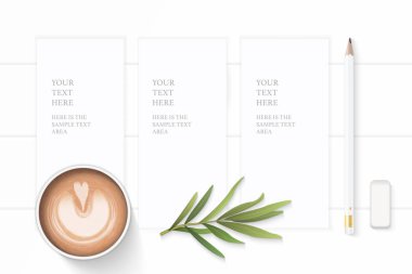 Düz yatıyordu üstten görünüm zarif beyaz kompozisyon kağıt kalem silgi tarhun yaprak ve ahşap zemin üzerine kahve.