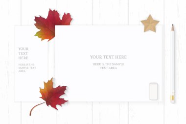 Düz yatıyordu üstten görünüm zarif beyaz kompozisyon kağıt kalem silgi sonbahar akçaağaç yaprağı ve yıldız şekli tekne ahşap arka plan üzerinde.