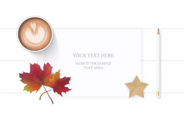 Düz yatıyordu üst zarif beyaz kompozisyon kağıt kalem etiketi yıldız zanaat sonbahar akçaağaç yaprağı ve kahve üzerinde ahşap arka plan görüntüleme.