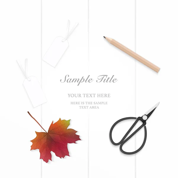 平躺顶视图优雅的组成纸铅笔秋天枫叶标签和老式金属剪刀在木制背景 — 图库矢量图片
