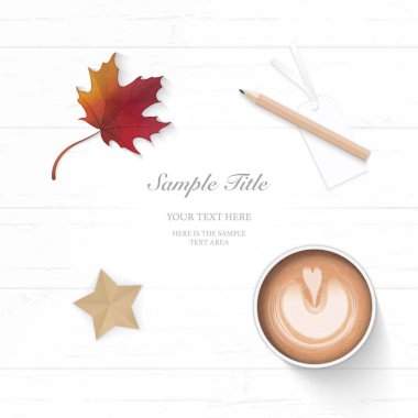 Düz yatıyordu üst zarif beyaz Noel kompozisyon kağıt sonbahar akçaağaç yaprağı kalem kahve ve yıldız şekli zanaat üzerinde ahşap arka plan görüntüleme.