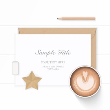 Düz yatıyordu üstten görünüm zarif beyaz kompozisyon kağıt kraft zarf kahve yıldız zanaat ve kalem silgi ahşap arka plan üzerinde.