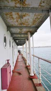 Retro vintage eski gemi koridor Irkutsk Rusya'da Angara buzkıran gemide.