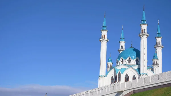 Historiska Och Arkitektoniska Komplexa Kazan Kreml Med Blå Himmel Kazan — Stockfoto